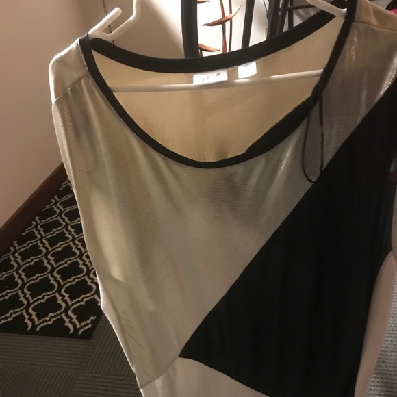 Women’s top - Picture 1 of 2